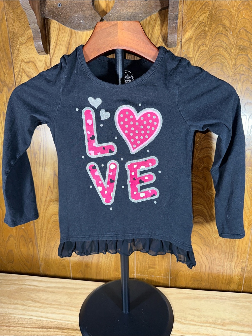 🎉Faded Glory Black Long Sleeve Tee with Pink LOVE Heart Graphic. D228